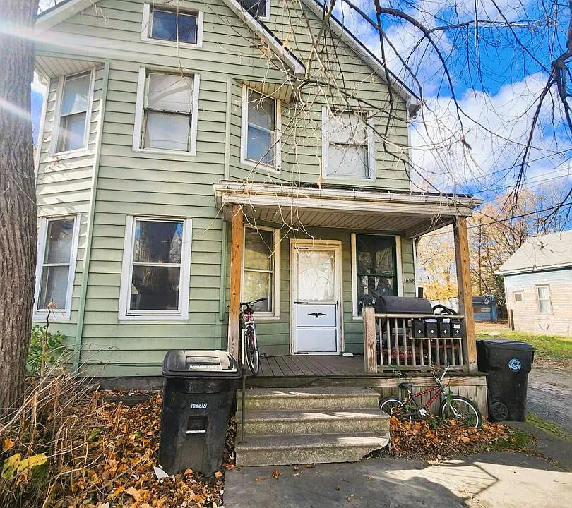 3658 E 54 ST