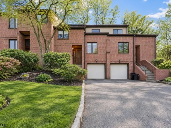 36 Andrea Dr, North Caldwell Boro, NJ 07006