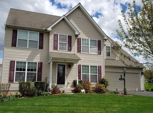 42 Dawkins Dr, East Earl, PA 17519