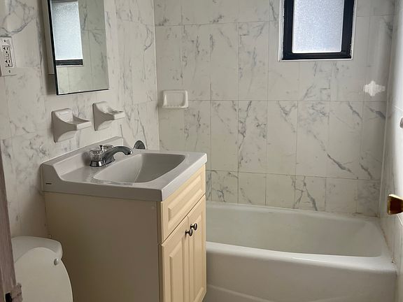 5th image of 330 W 55th St APT 3F