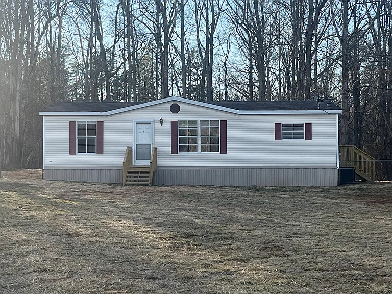130 Paige Dr — Photo 1