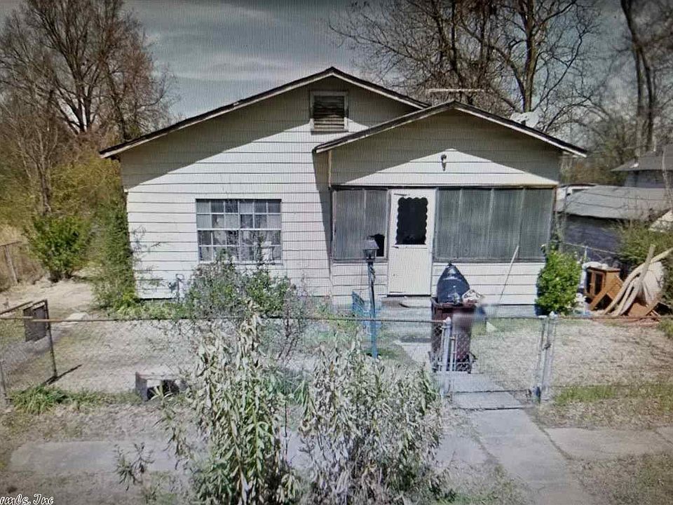 1st image of 2405 W 12th Ave