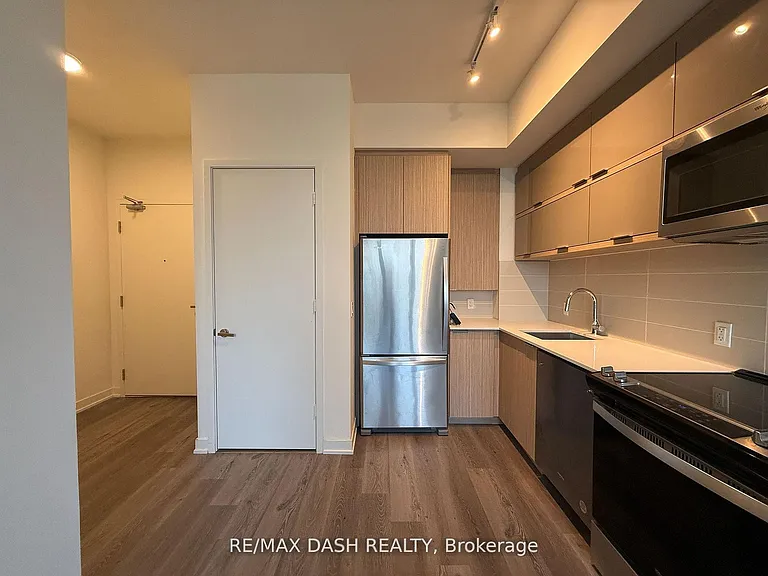 10 Deerlick Ct #104 — Photo 4