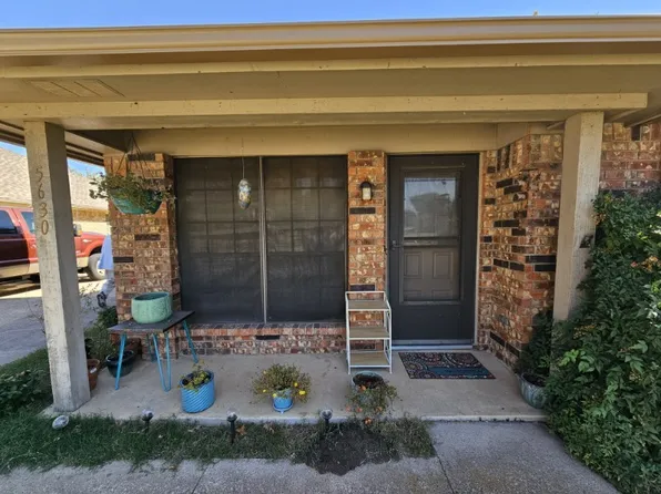 5630/5628 Westchase Dr, North Richland Hills, TX 76180