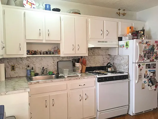 Rented by Realty Collective | media 11