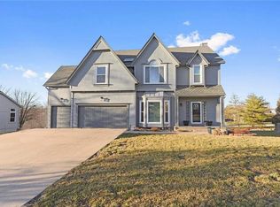 2906 SW 10th St, Lees Summit, MO 64081