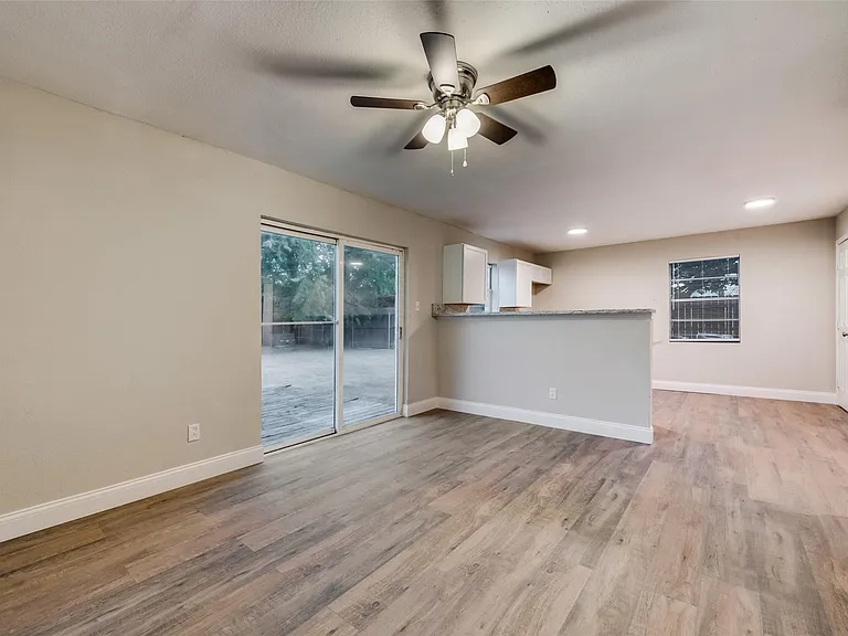 2436 Dancy Dr N — Photo 11