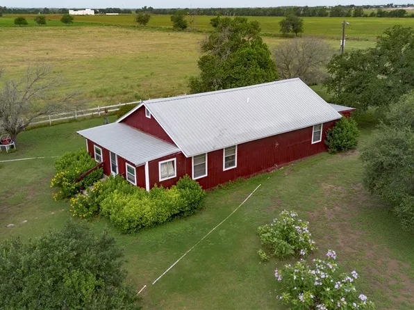 402 Happy Haven Rd, McQueeney, TX 78123