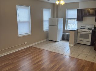 910 W St #LAWRENCE208, Chicago, IL 60610