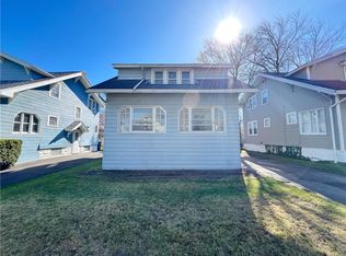 320 Curlew St, Rochester, NY 14613