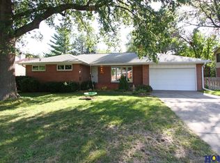 620 Teakwood Dr, Lincoln, NE 68510