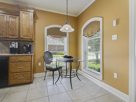 4th image of 6488 Summerlin Dr