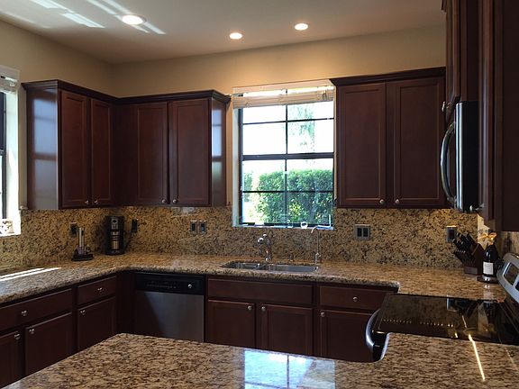 4th image of 136 W Astor Cir