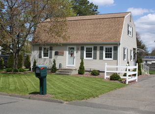 20 Peloquin Dr, Easthampton, MA 01027