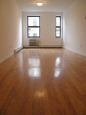 Rented by Tower Brokerage | media 21