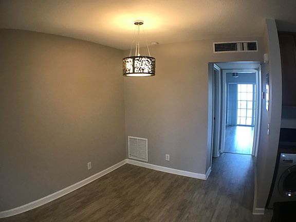 4th image of 110 N Lakeside Dr APT 7