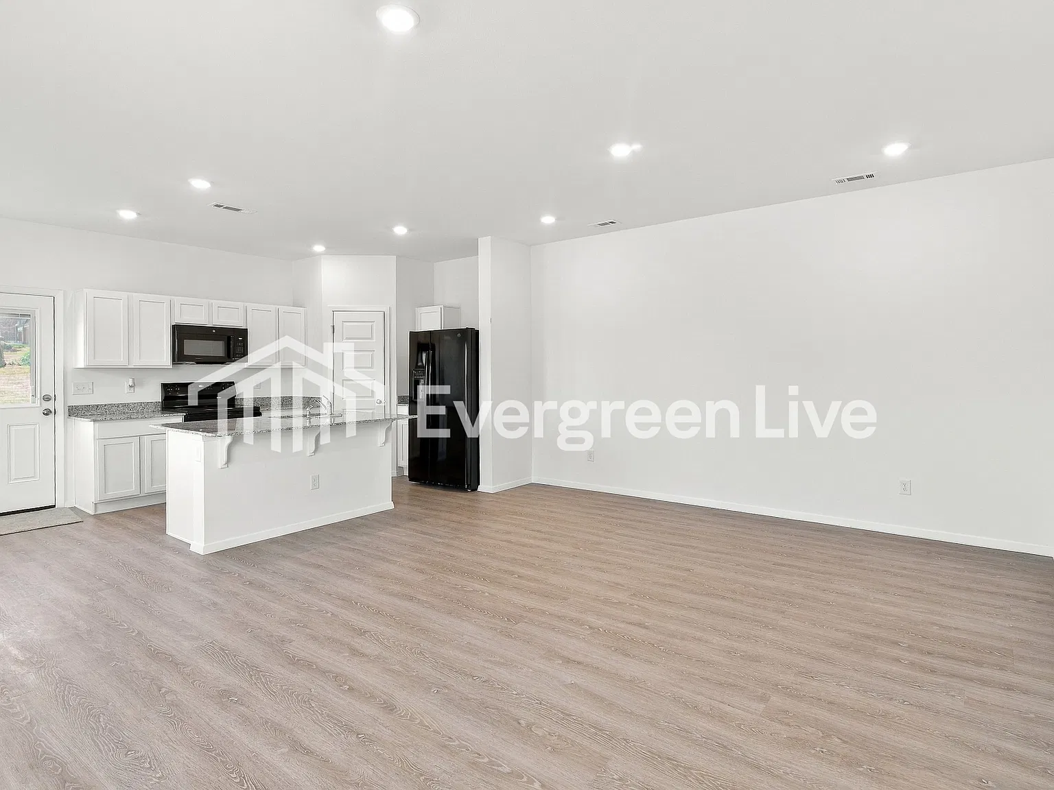 3 bed, 2.5 bath, 1599 sqft, $1,325 — Photo 4