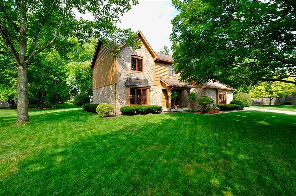 316 Devonshire Ct photo 1