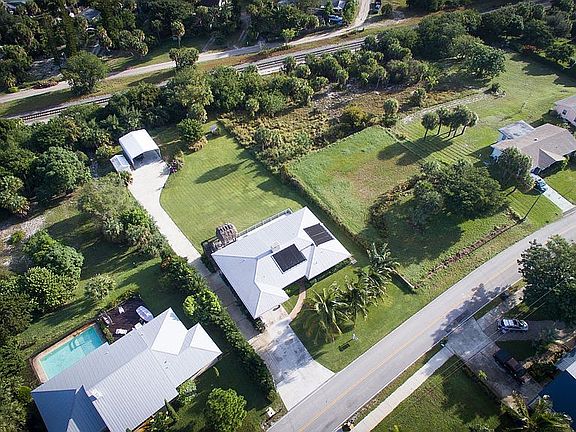 2nd image of 4353 NE Skyline Dr