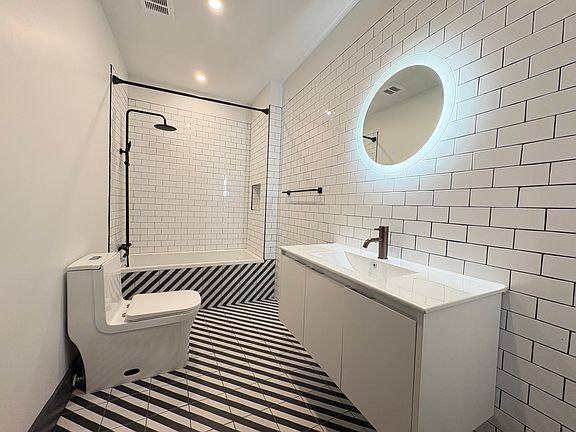 5th image of 568 Communipaw Ave #204