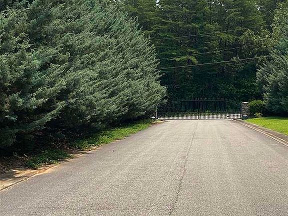 3rd image of 8517 Wolf Creek Ln #6