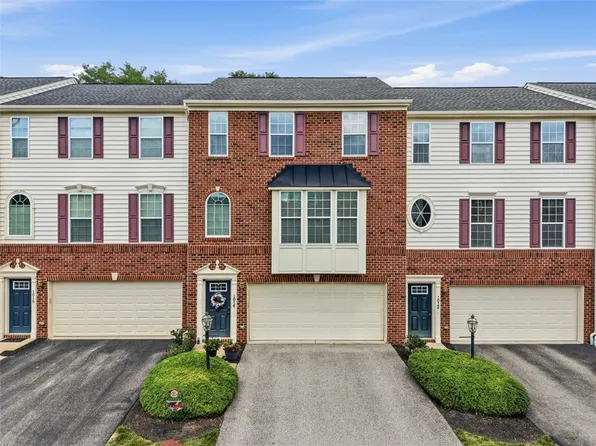 1014 Grey Fox Cir, Bridgeville, PA 15017