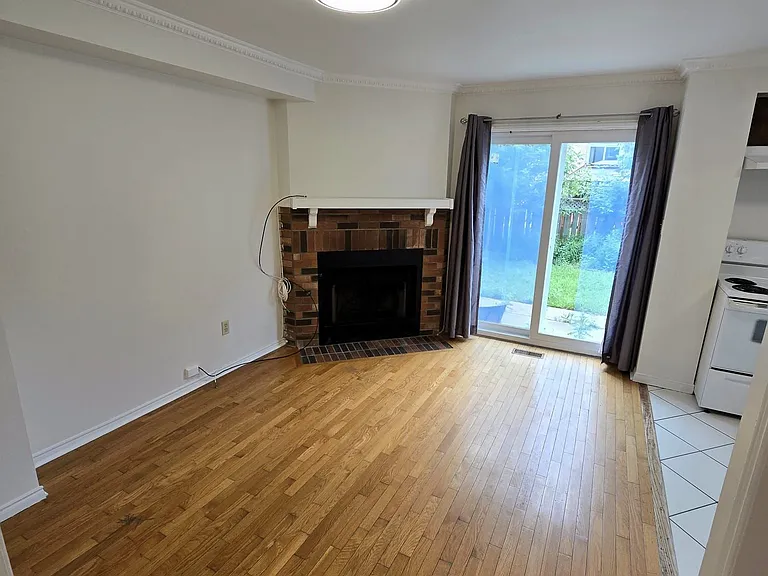 1592 Marshcourt Dr #MAIN — Photo 6