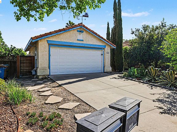 3rd image of 2701 Coffee Tree Way