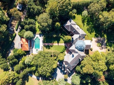 825 Davis Dr, Atlanta, GA, 30327
