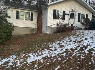 5 Main Drive, Greenwood Lake, NY 10925