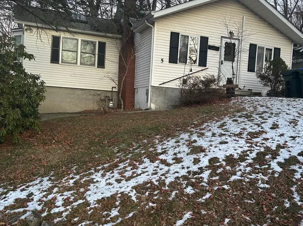 5 Main Drive, Greenwood Lake, NY 10925