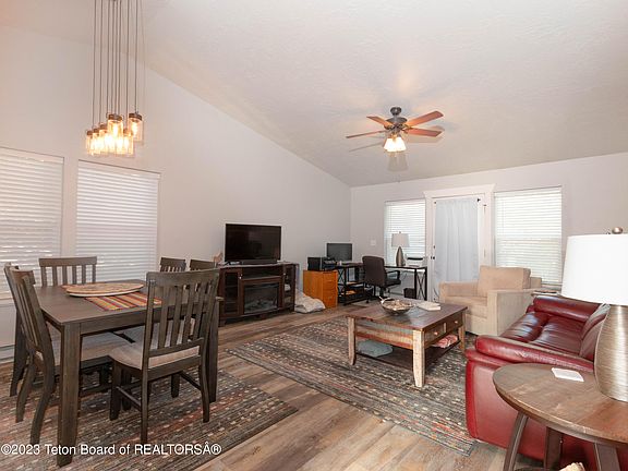 5th image of 504 Snake River Dr #E2