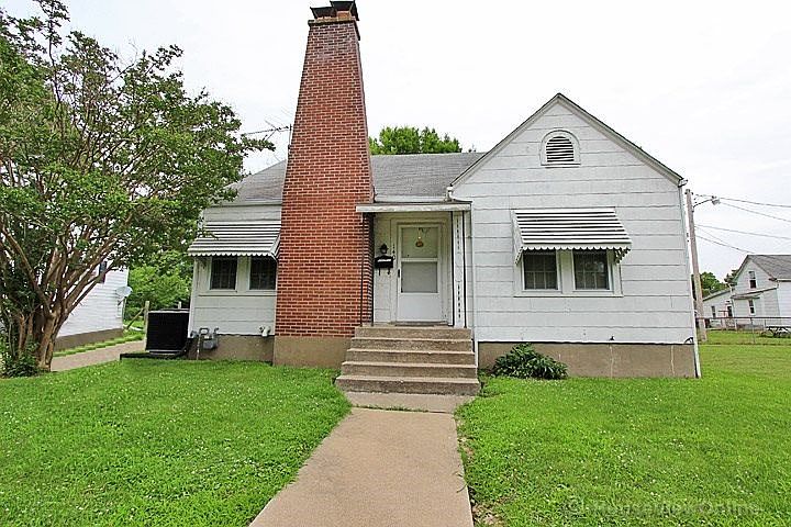 1st image of 140 S Park St