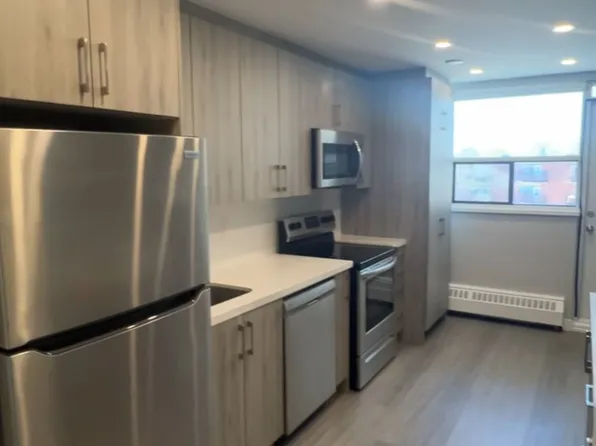 150 Colborne Ave #409, Richmond Hill, ON L4C 2K1