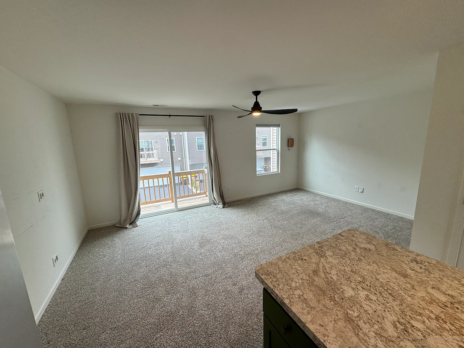 2 bed, 2.5 bath, 1579 sqft, $2,200 — Photo 4