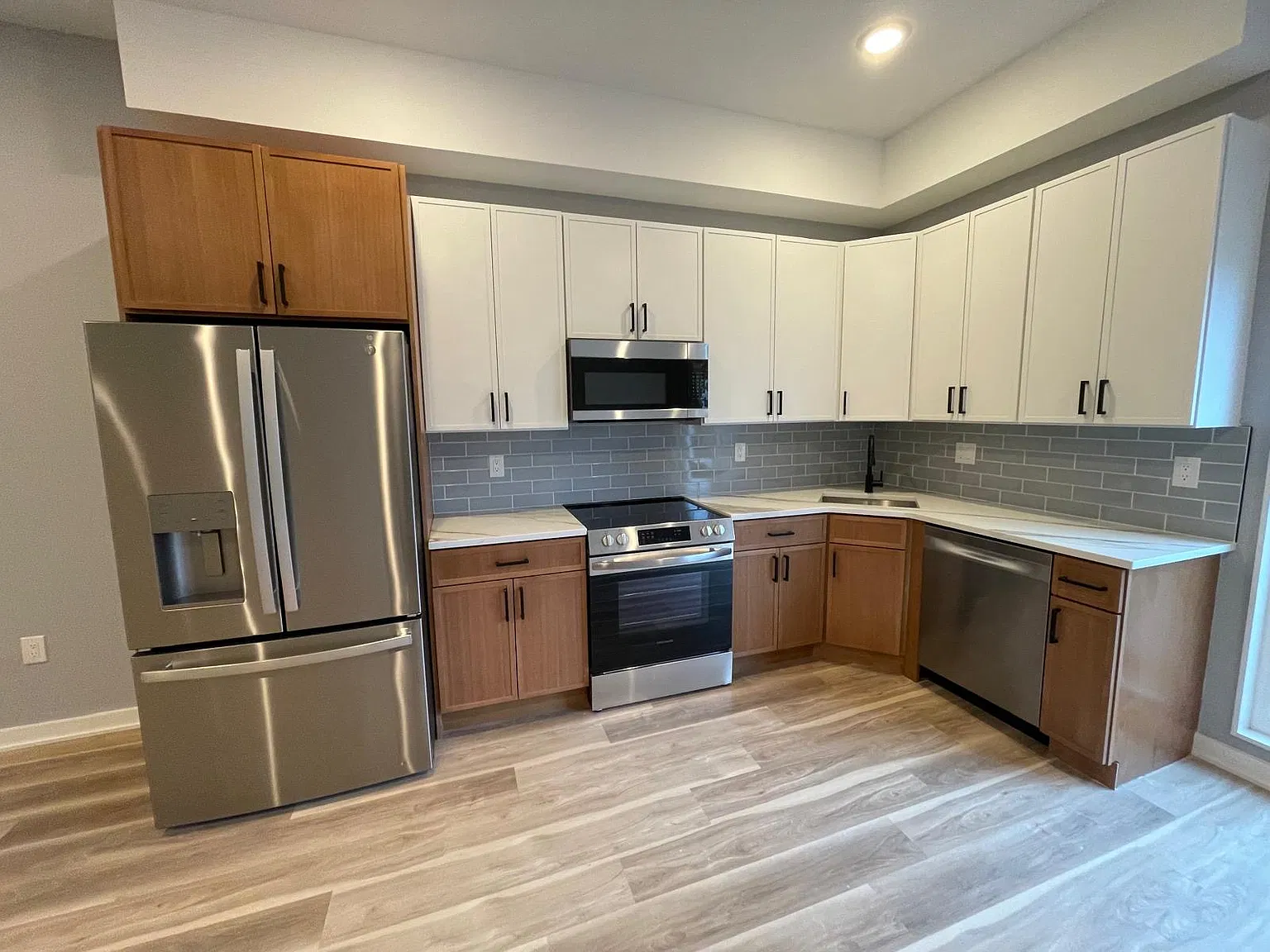 3 bed, $1,895 — Photo 3