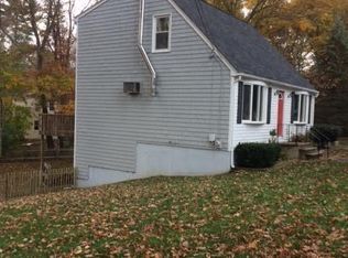 1 Friendship Ln, Smithfield, RI 02917