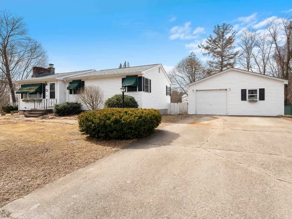 152 Central St, Millville, MA 01529