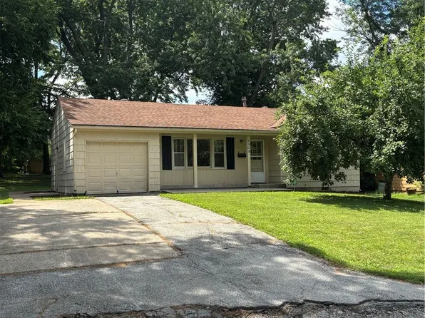 8809 E 73rd St, Raytown, MO 64133