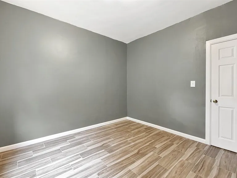 194 Kensington Ave #101 — Photo 3