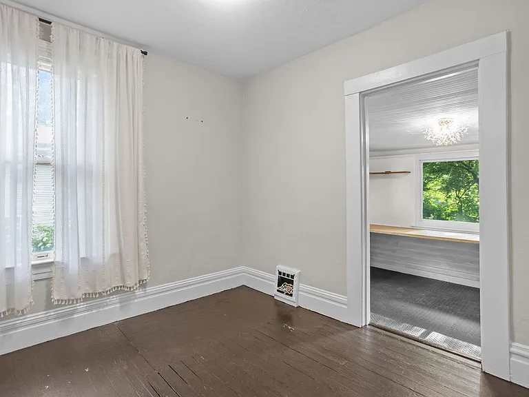 419 S Van Buren Ave — Photo 8