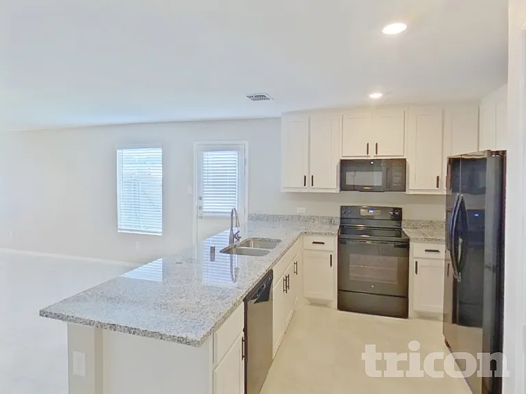 6445 Middlebury Dr — Photo 4