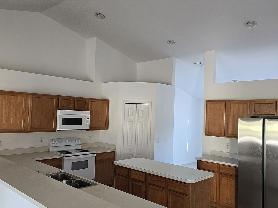 1st image of 677 Hatchwood Dr