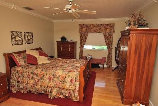 4th image of 10729 Kasmir Ct