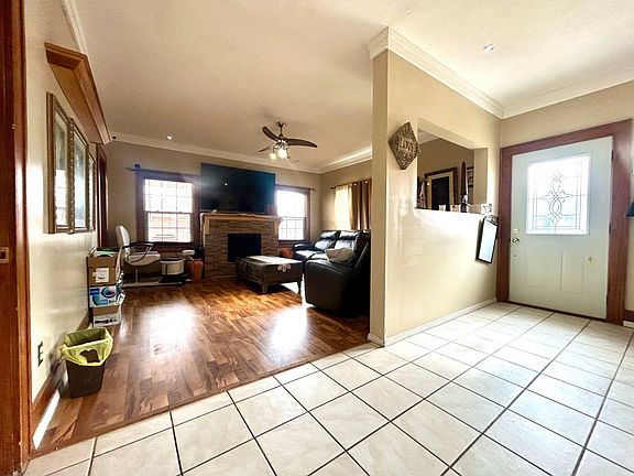 3rd image of 1110 W 7th St