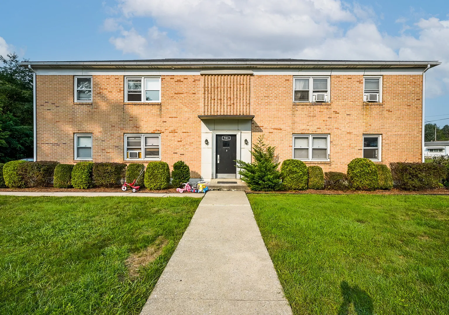 2 bed, $1,235 — Photo 1