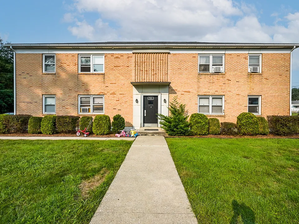 701 S 4th St #4