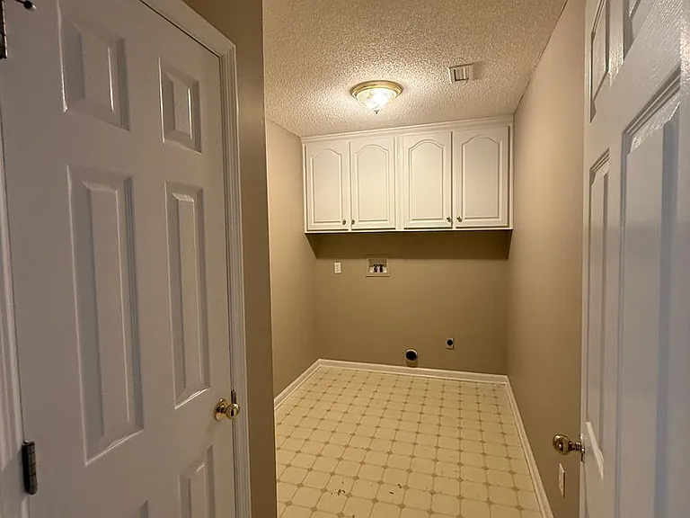 53 Michael Ln — Photo 27