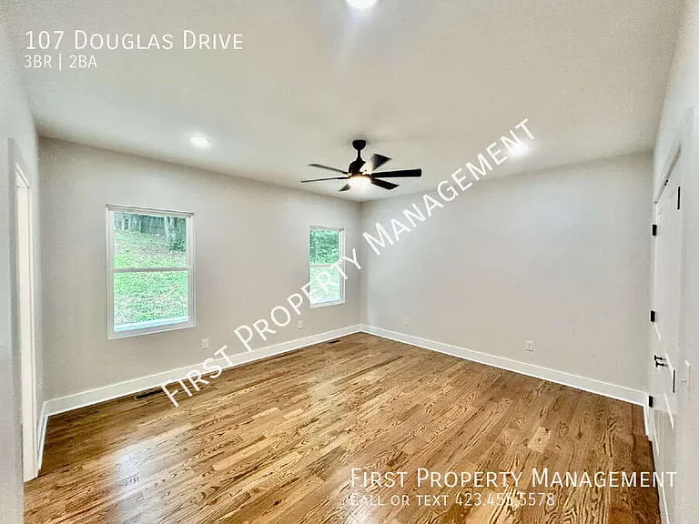 107 Douglas Dr — Photo 19