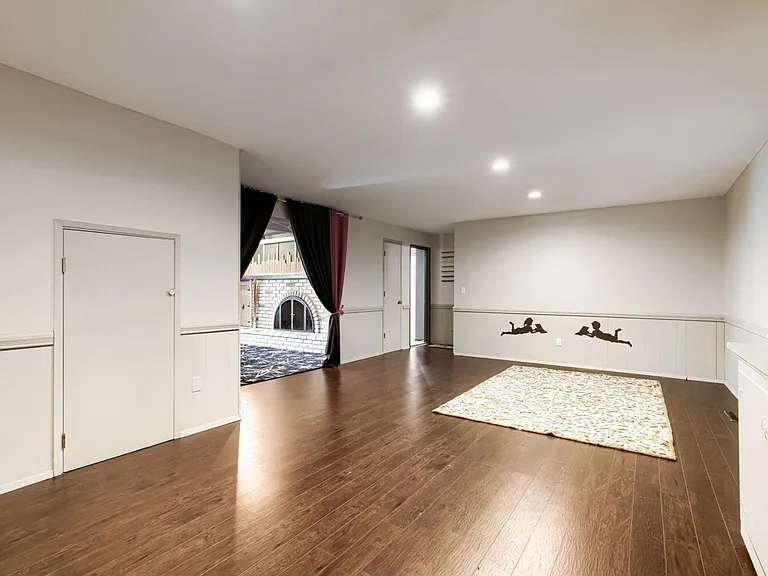 24714 SE Mirrormont Way — Photo 17